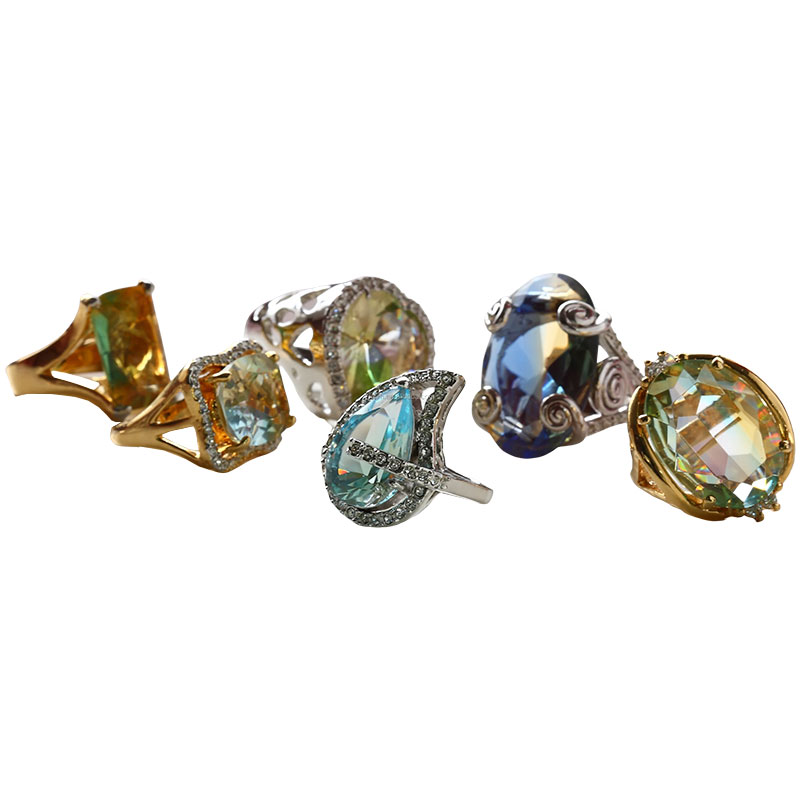 Gözyaşı damlası şeklinde kesme camlı yüzük