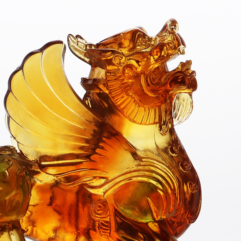 Kristal berraklığında renkli sır canavar süsleri