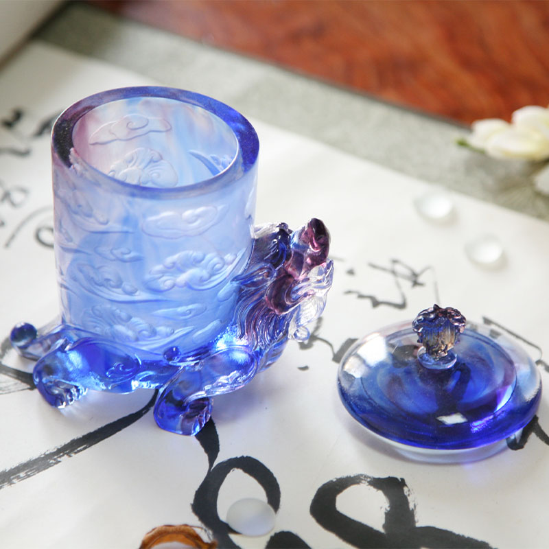 Kapaklı mavi cam kristal bardak, efsanevi canavar tabanı