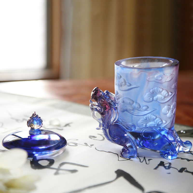 Kapaklı mavi cam kristal bardak, efsanevi canavar tabanı