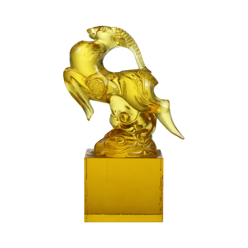 Altın şeffaf koyun şeklinde cam kristal mühür