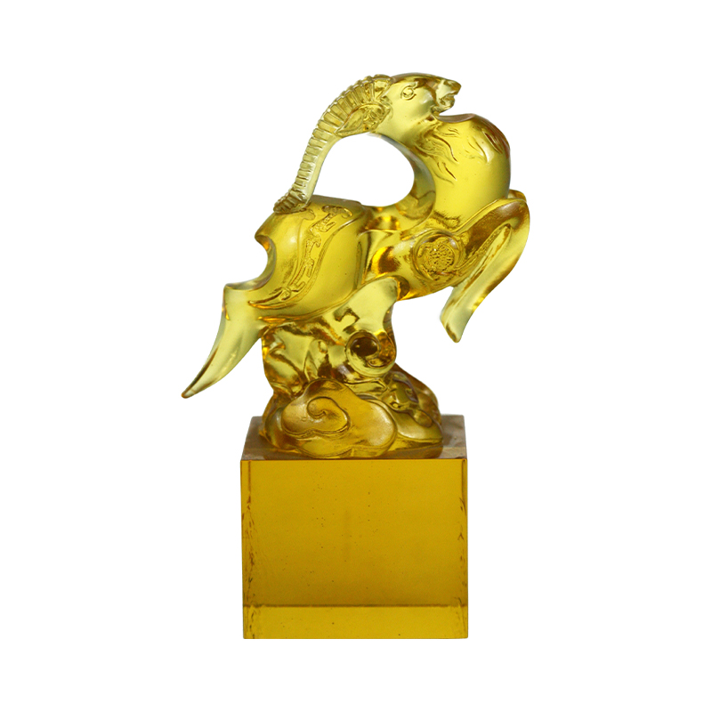 Altın şeffaf koyun şeklinde cam kristal mühür