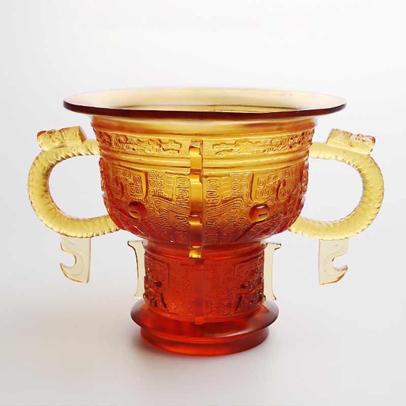 Ejderha kulaklı, saplı ve diken desenli Çin Tripod'u