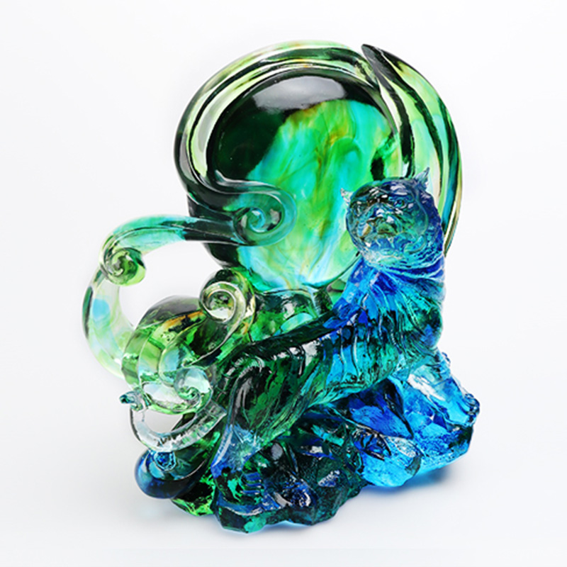 Mavi-yeşil şeffaf kristal cam kaplan süsleri