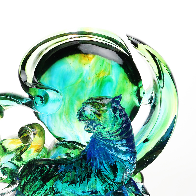 Mavi-yeşil şeffaf kristal cam kaplan süsleri